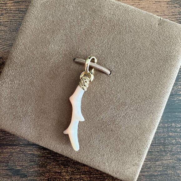 David Yurman Coral Amulet Pendant in 18K Yellow Gold w/ Pink Opal - - Picture 4 of 13